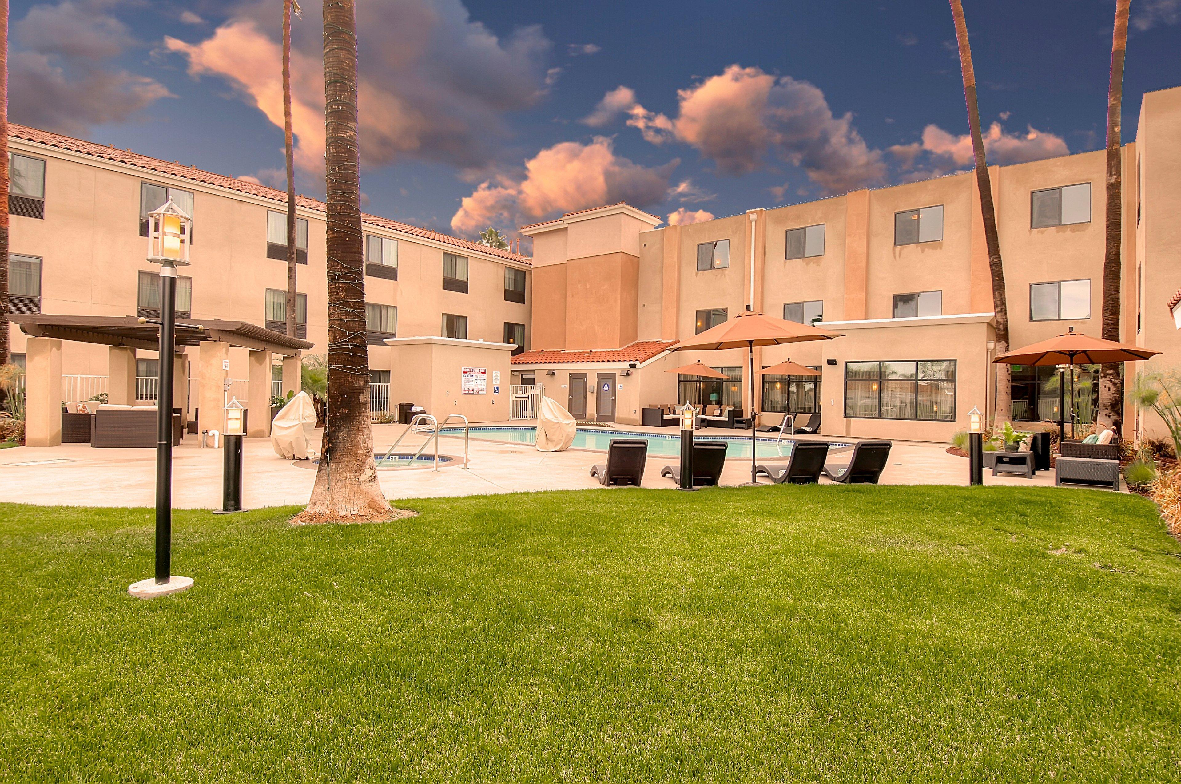 Holiday Inn Express Hotel & Suites Carlsbad Beach By Ihg Exteriör bild