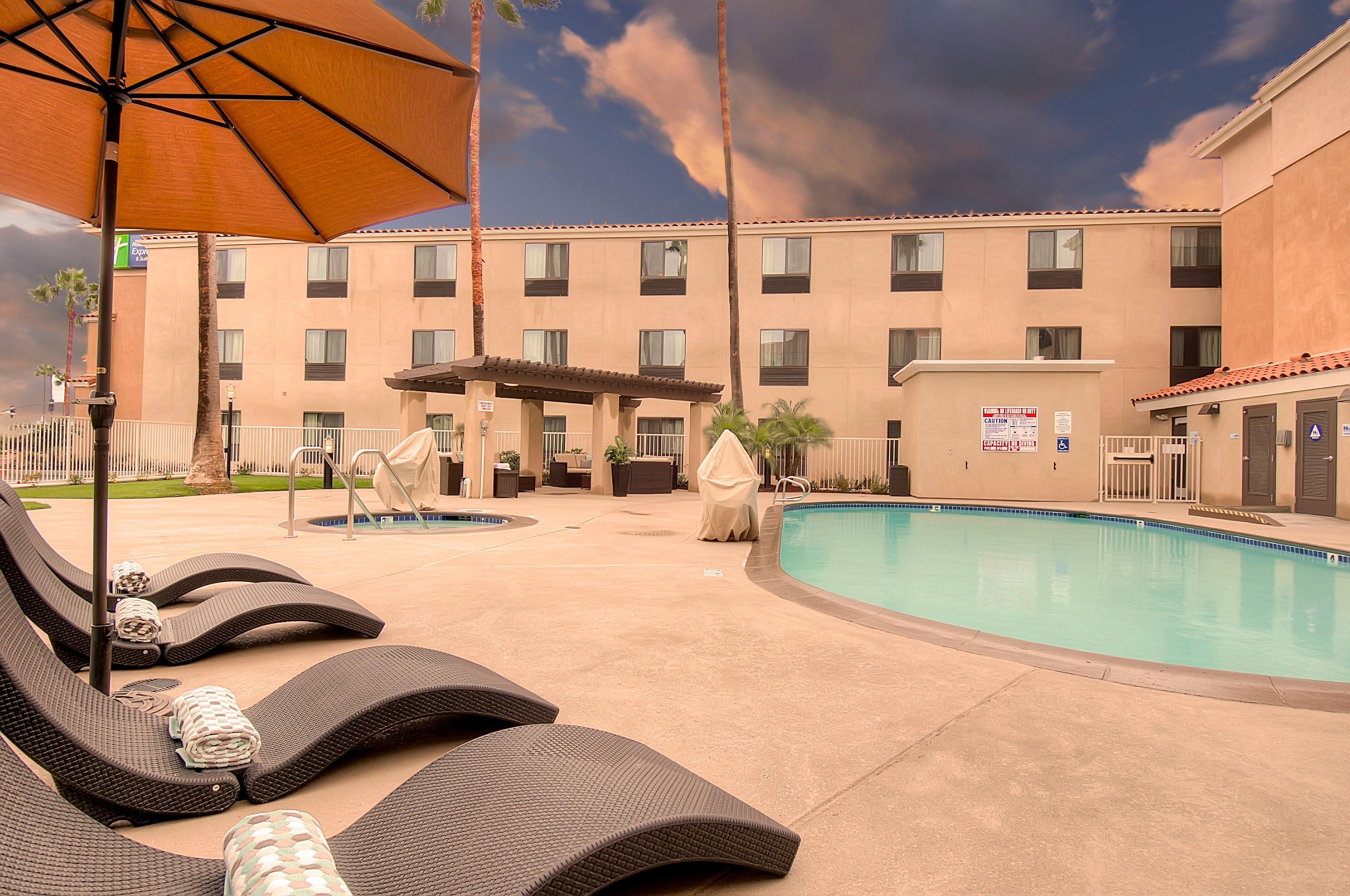 Holiday Inn Express Hotel & Suites Carlsbad Beach By Ihg Exteriör bild